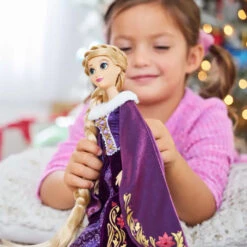 Rapunzel 2021 Holiday Special Edition Doll - Tangled -Mila's Toys Store Rapunzel2021HolidaySpecialEditionDoll4